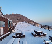 설악산은 아직 겨울