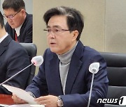 김태흠 지사, 내달부터 결재권 절반 위임…“자율·책임 행정 강화”