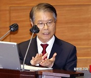 '주69시간' 논란에 물러선 정부…근로시간제 개편 유보