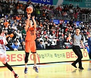 [KBL 4강 PO] '양궁 농구' 캐롯, 플레이오프 1쿼터 최다 3점슛 시도 14개 기록