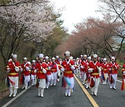 금산군, 비단고을 산꽃축제 2일간 여정 마무리…상춘객 1만여 명 방문