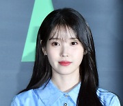 배우 이지은과 헤어진 아이유 [포토엔HD]