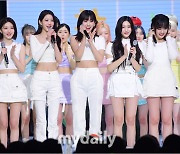 [MD포토] 아이브 '더쇼 1위, 행복 미소'