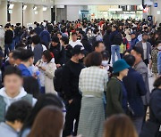 제주 강풍특보에 항공기 수십여 편 결항 [뉴시스Pic]