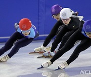 아웃코스 추월하는 김길리·노아름·김아랑