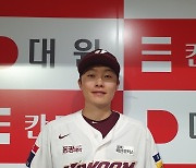 "5년만의 홈런이라고요?" 김하성 동기의 3할 타율, 이정후 4안타만큼 반갑다