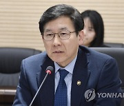 서민금융 관계자 간담회 주재하는 최상대 2차관