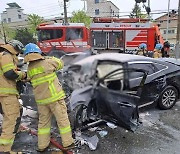 춘천서 승용차끼리 추돌 후 전신주 '쾅'…80대 운전자 숨져(종합)