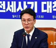 발언하는 김민석 정책위의장