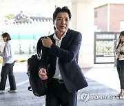 사이버수사과로 향하는 부승찬 전 대변인