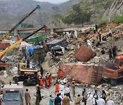 PAKISTAN LANDSLIDE