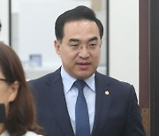 정책조정회의 참석하는 박홍근 원내대표