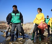 “해안가·섬 쓰레기 바다 유입 막겠다”…해수부, 해양쓰레기 저감 대책 발표