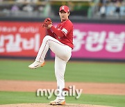 [MD포토] 송영진 '신인의 패기 보여줄게'