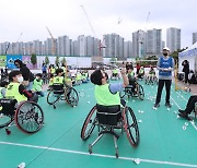 “장애인 친구에게 먼저 말 걸고 밥도 함께 먹을래요.” 장애인스포츠체험, 어린이들을 바꾸다