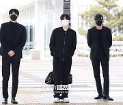 [포토S] 몬스타엑스, '고 문빈 애도하며 출국'