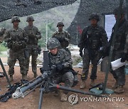 주한미군 휘장 시험 참가한 한국군