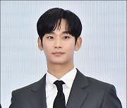 김수현, '자랑스런 위촉패 들고' [MD포토]