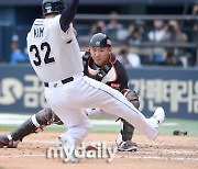 [MD포토] 장성우 '김재환, 넌 아웃이야'