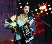 연기된 은퇴…김연경은 박수받으며 떠날 수 있을까