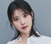 아이유, 故 문빈 애도 "너무 안타까워…주변에 작은 관심 더 가질 것" [N인터뷰]③