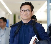 '돈봉투 의혹' 송영길 귀국