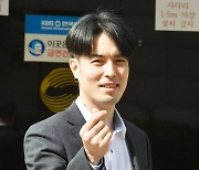 출근길 이혁, 돋보이는 존재감 [포토엔HD]