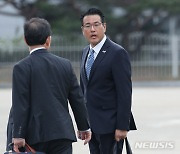 이동하는 김태효 국가안보실 1차장