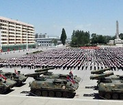 조선인민혁명군 91주년 맞은 북한…'원군기풍' 분위기 독려