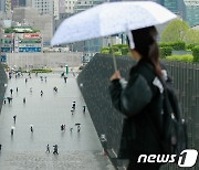 [퇴근길날씨] 전국에 빗줄기…밤 늦게 그칠 듯