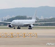 수단 교민 태운 공군 수송기 서울공항 도착