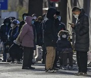 중국 노동절 연휴 앞두고 코로나 재확산 조짐…전문가들 “대규모 확산 없을 것”