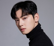 차은우, 故 문빈 향한 편지 "나쁜 놈아, 꼭 몇백 배 더 행복해라"