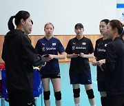 ‘어드바이저’ 직함으로 태극마크 단 김연경, VNL 준비하는 여자대표팀 복귀