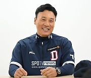 [포토S] 인터뷰 하는 이승엽 감독