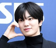 [T포토] 성종 '귀여운 볼하트'