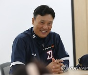 '두산 감독으로 대구 찾은 이승엽'