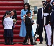 장경태 "화동 볼에 입 맞춰…미국서 성적 학대로 간주"