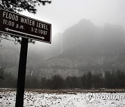 California Waiting for Floods Yosemite