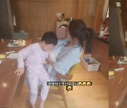 ‘이영돈♥’ 황정음, 껌딱지 두 子가 버거운 엄마 “한명씩 오면 안 되니”