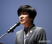 축사하는 김영주 국회부의장