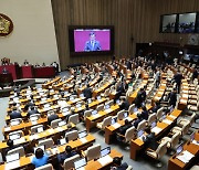 巨野 '총선 히든카드' 포석···'쌍특검' 패스트트랙 태웠다