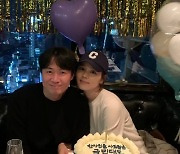 연정훈♥한가인, 결혼 18주년 자축…"아직도 꽃 사주는 남편" 스윗 치사량