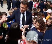 FRANCE GOVERNMENT MACRON VISITS