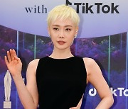 [TEN 포토] 김히어라 '당당한 인사'