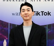 [TEN 포토] 최호영 '두 손 가지런히'