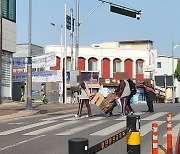 “이대로만 자라다오” 무거운 수레 끄는 할머니 본 중학생들이 한 행동