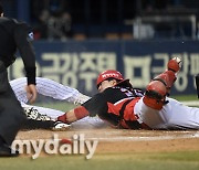 [MD포토] 한승택 '태그했어요'