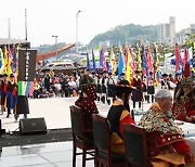 여수산단에 손 벌리는 거북선축제