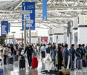 인천공항, 5월 초 연휴기간 하루 최대 15만명 이용 전말